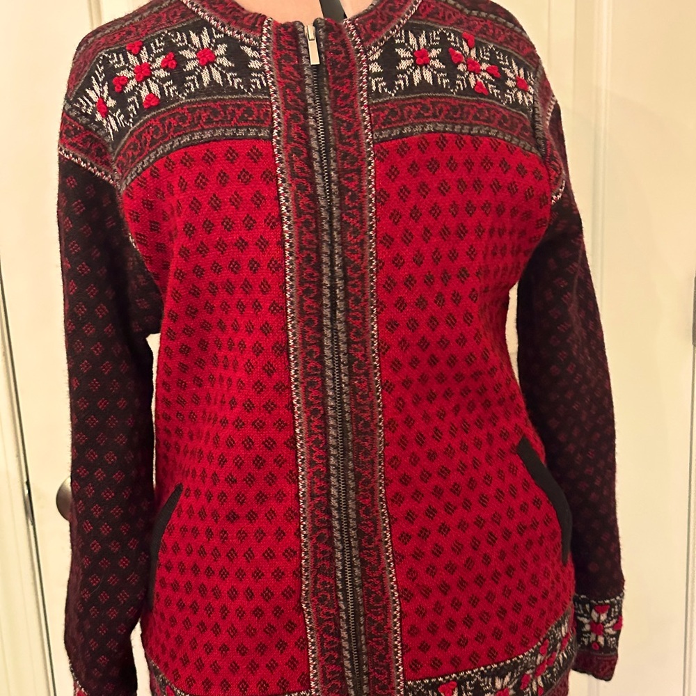 NorthStyle Wool Sweater